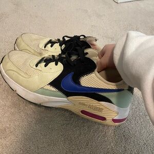 Nike airmaxes